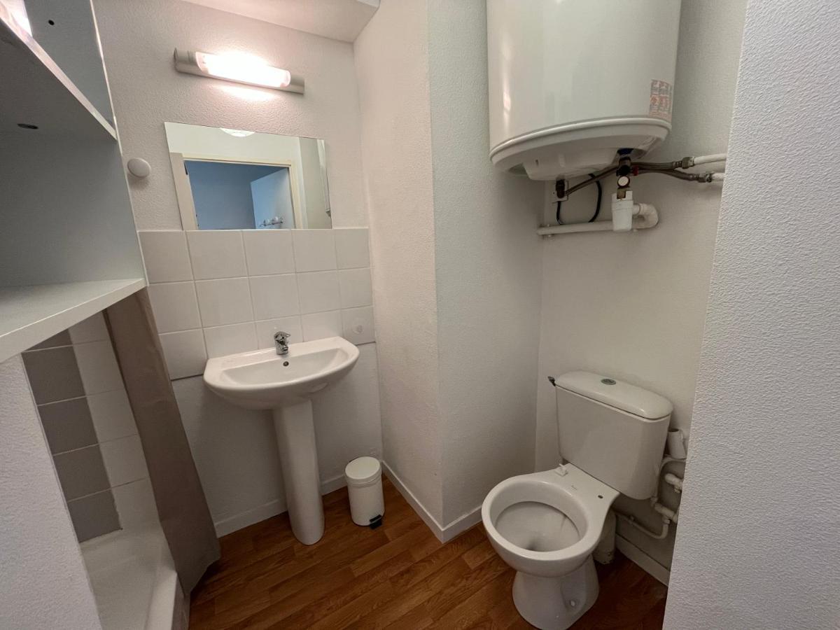 Acajou, Studio Avec Terrasse Et Parking Prive Caen Dış mekan fotoğraf