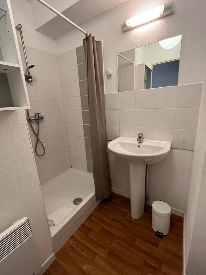 Acajou, Studio Avec Terrasse Et Parking Prive Caen Dış mekan fotoğraf