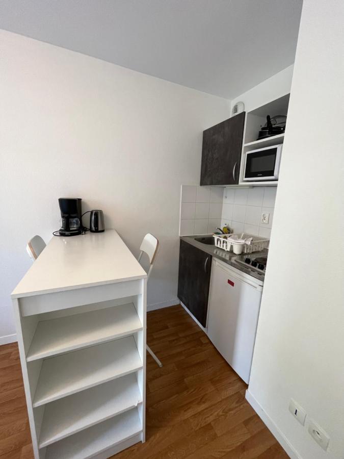 Acajou, Studio Avec Terrasse Et Parking Prive Caen Dış mekan fotoğraf